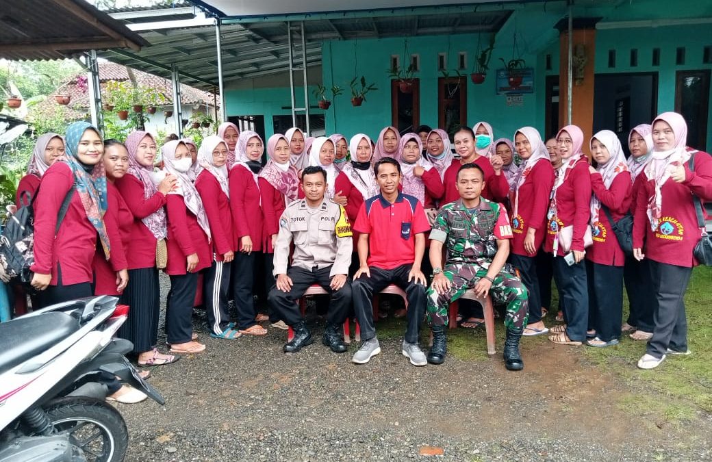 Kegiatan Pemberantasan Sarang Nyamuk ( PSN ) di Desa Kedungbenda